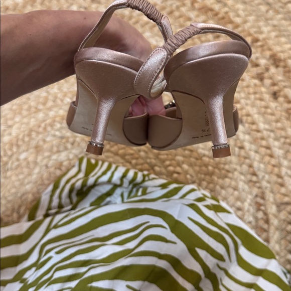 Manolo Blahnik Hangisli Champagne Pink 37.5 $1350 new - Picture 4 of 6